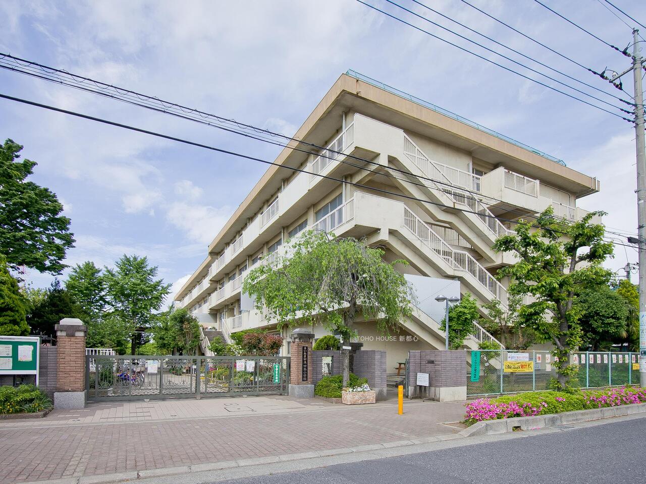 田島小学校まで約320m