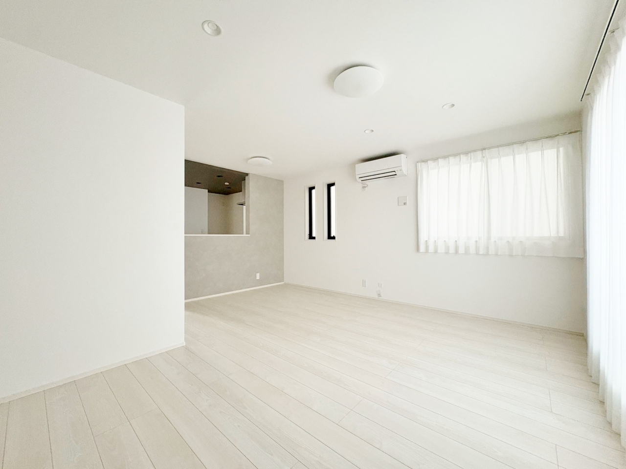 「想像していた以上に広い」が写真を撮っているときの感想です。家事動線に配慮したプラン。