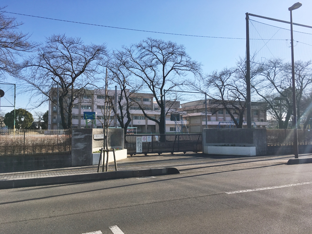 芝川小学校まで約400ｍ