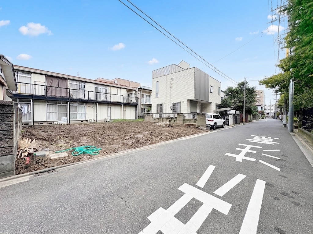 雨風から守るだけでなく、防犯面でも安心のビルトインガレージ。(令和8年9月撮影)
