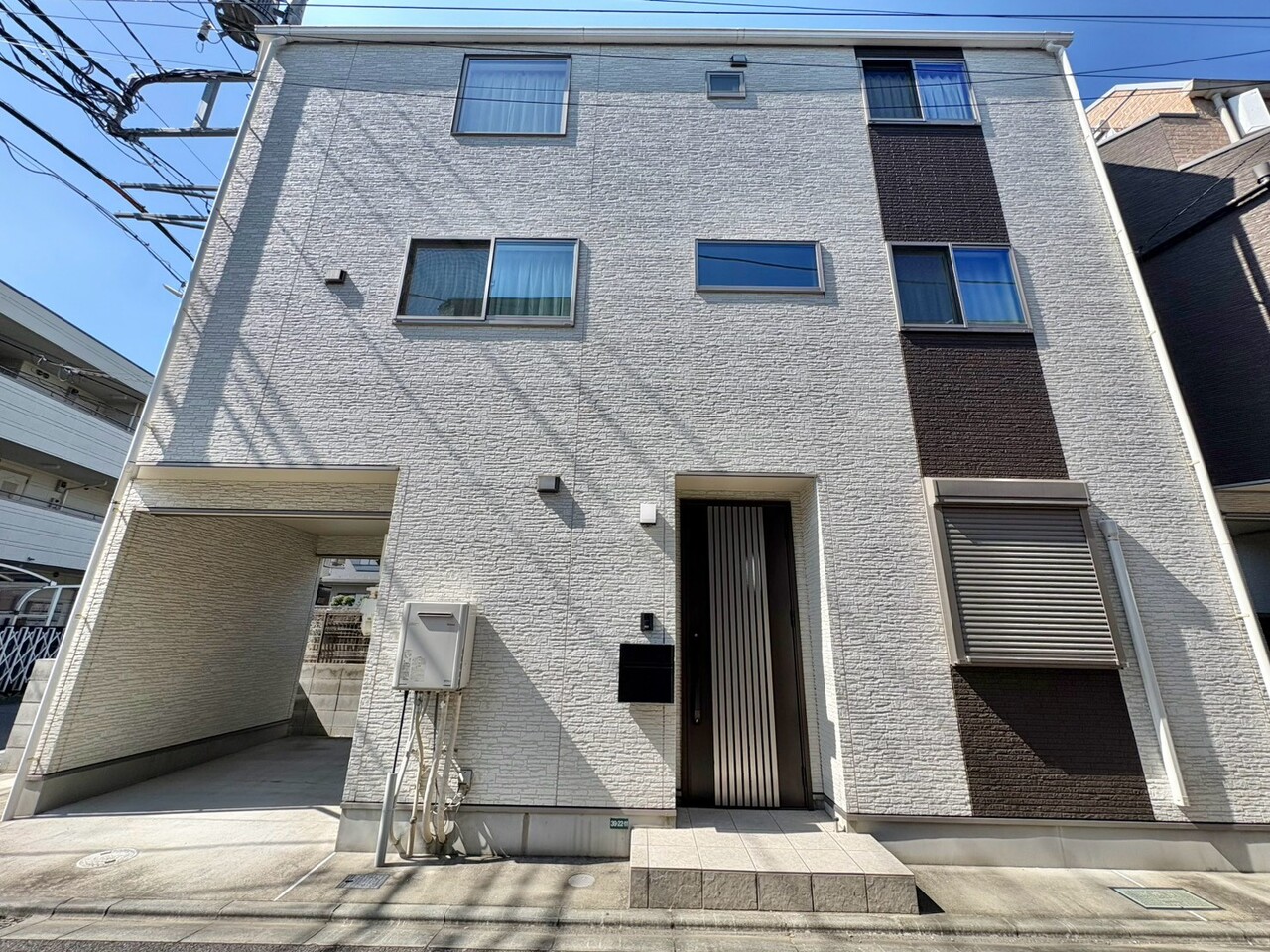 設計者の拘りが伝わってくる素敵な建物です。