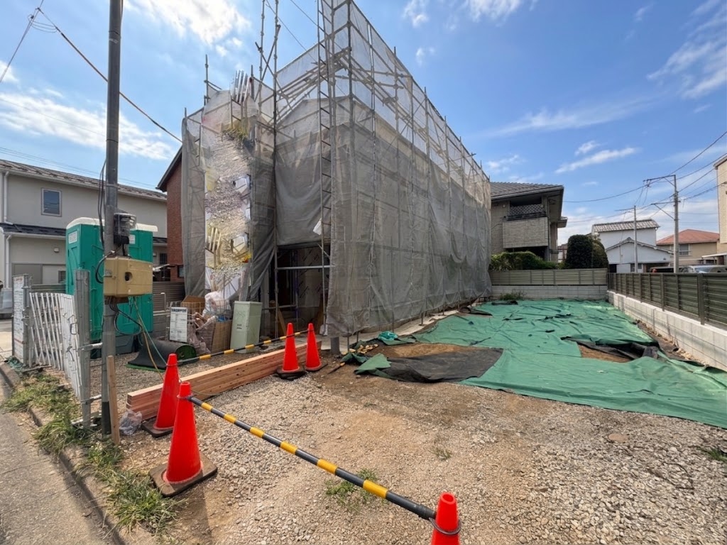 LDKは広々16帖、カウンターキッチンを採用しています。(令和8年10月 撮影)