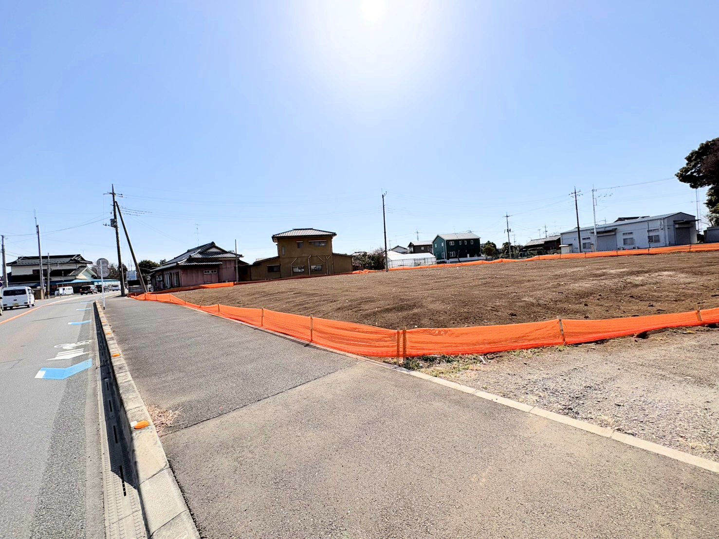 スーパーやコンビニなど、徒歩圏内で利用できます。