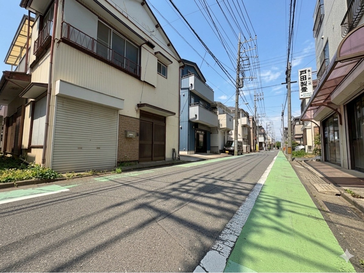 小・中学校まで約350m以内でお子様の通学も安心です。(令和8年4月 撮影)