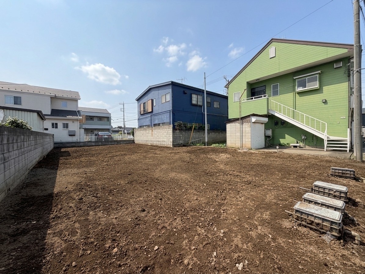 小学校まで400ｍ内で通学も安心です。(令和8年7月撮影)