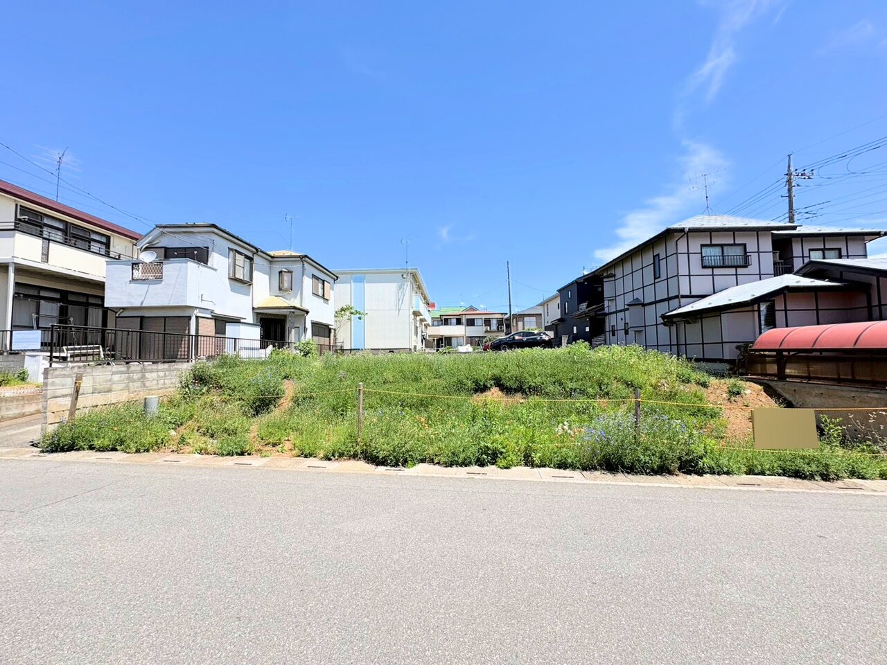敷地面積は43坪超、お好きなハウスメーカーで建築可能です。