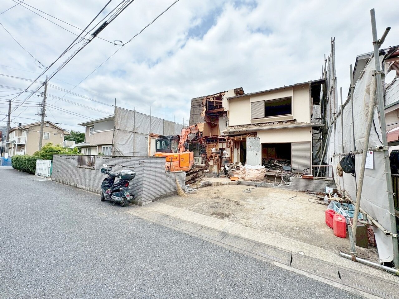 建築条件付きの売地です。現地を実際にご確認下さい。(令和8年6月 撮影)