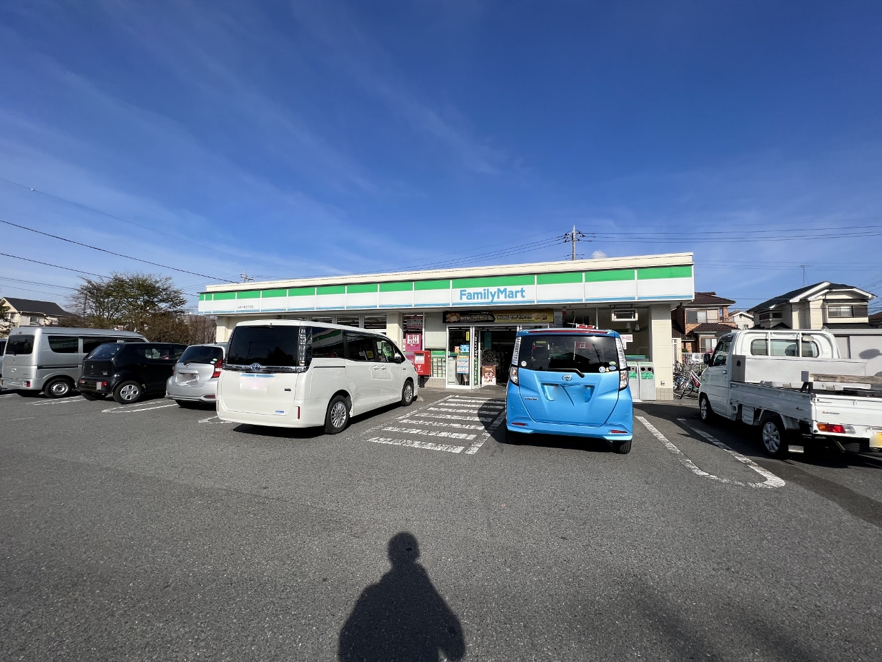 ファミリーマート上尾中妻五丁目店まで約450m