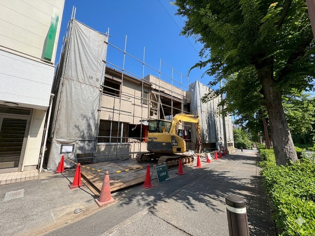 ゆとりの敷地99坪超。角地に面した整形地。(令和8年6月 撮影)