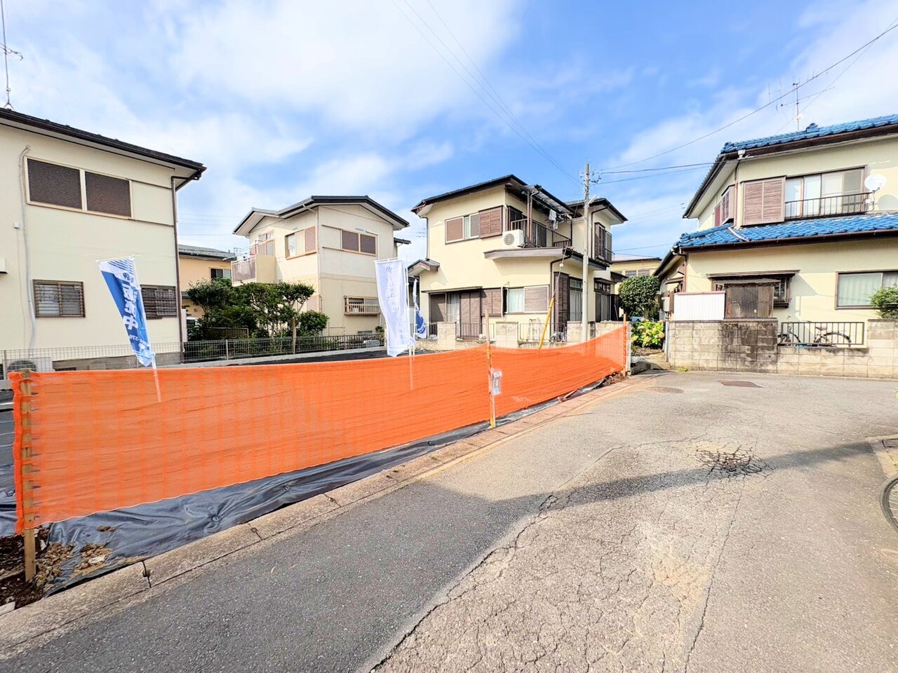 小学校まで徒歩4分でお子様の通学も安心です。