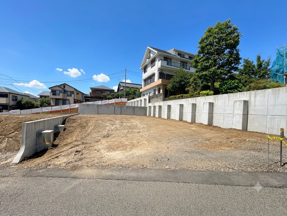 建築条件付きの売地です。現地を実際にご確認下さい。(令和8年6月 撮影)