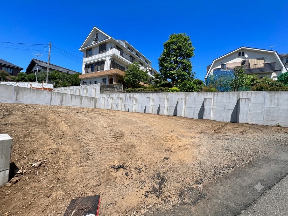 小・中学校が近く、徒歩９分圏内でお子様の通学も安心です。(令和8年6月 撮影)