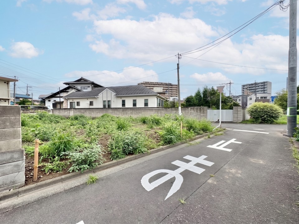 南西側4m公道に面しています。