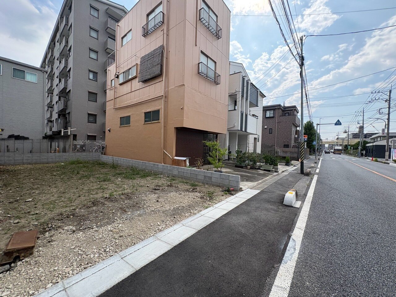 時間の経過と共に味わいが出る、素敵なお住まいをお楽しみください。(令和8年7月 撮影)