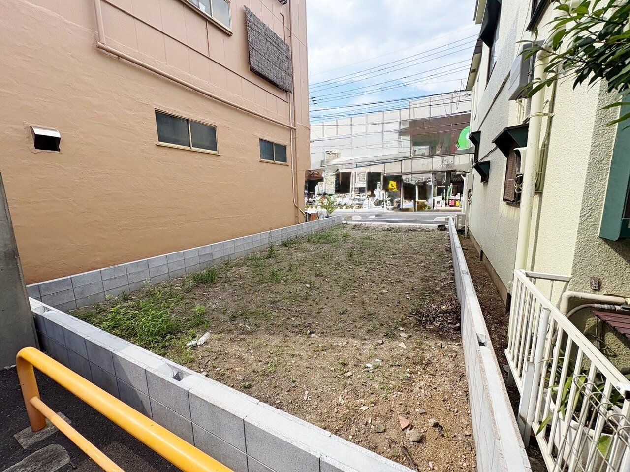 大型ショッピングモールが徒歩10分圏内です。(令和8年7月 撮影)