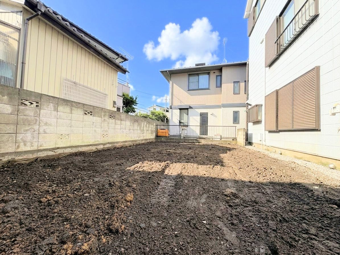お好きなハウスメーカーで建築可能です。建築条件はございません。(令和8年9月撮影)
