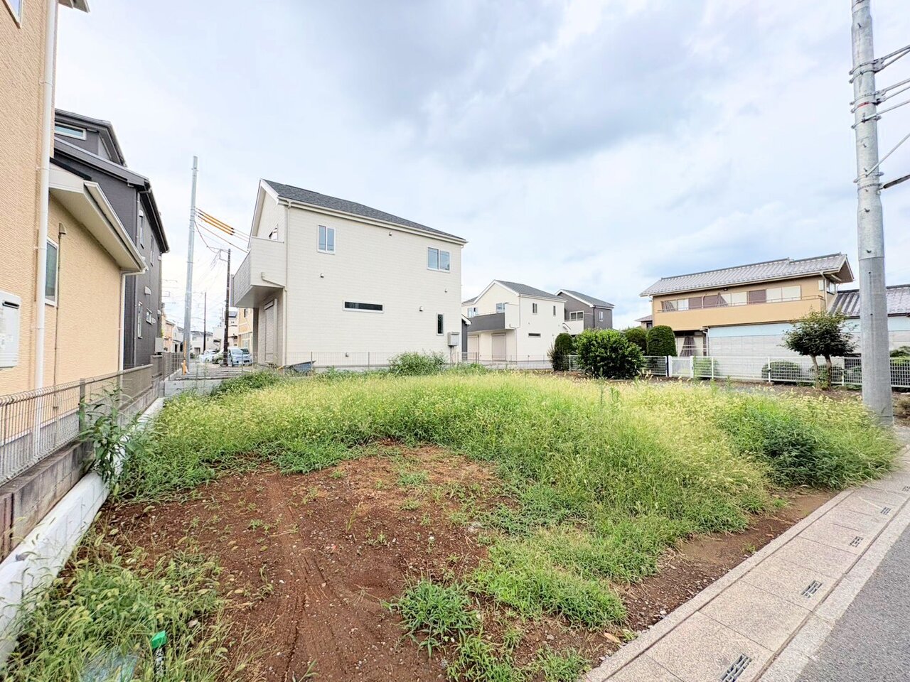 建築条件はございません。お好きなハウスメーカーで建築可能です。(令和8年8月撮影)