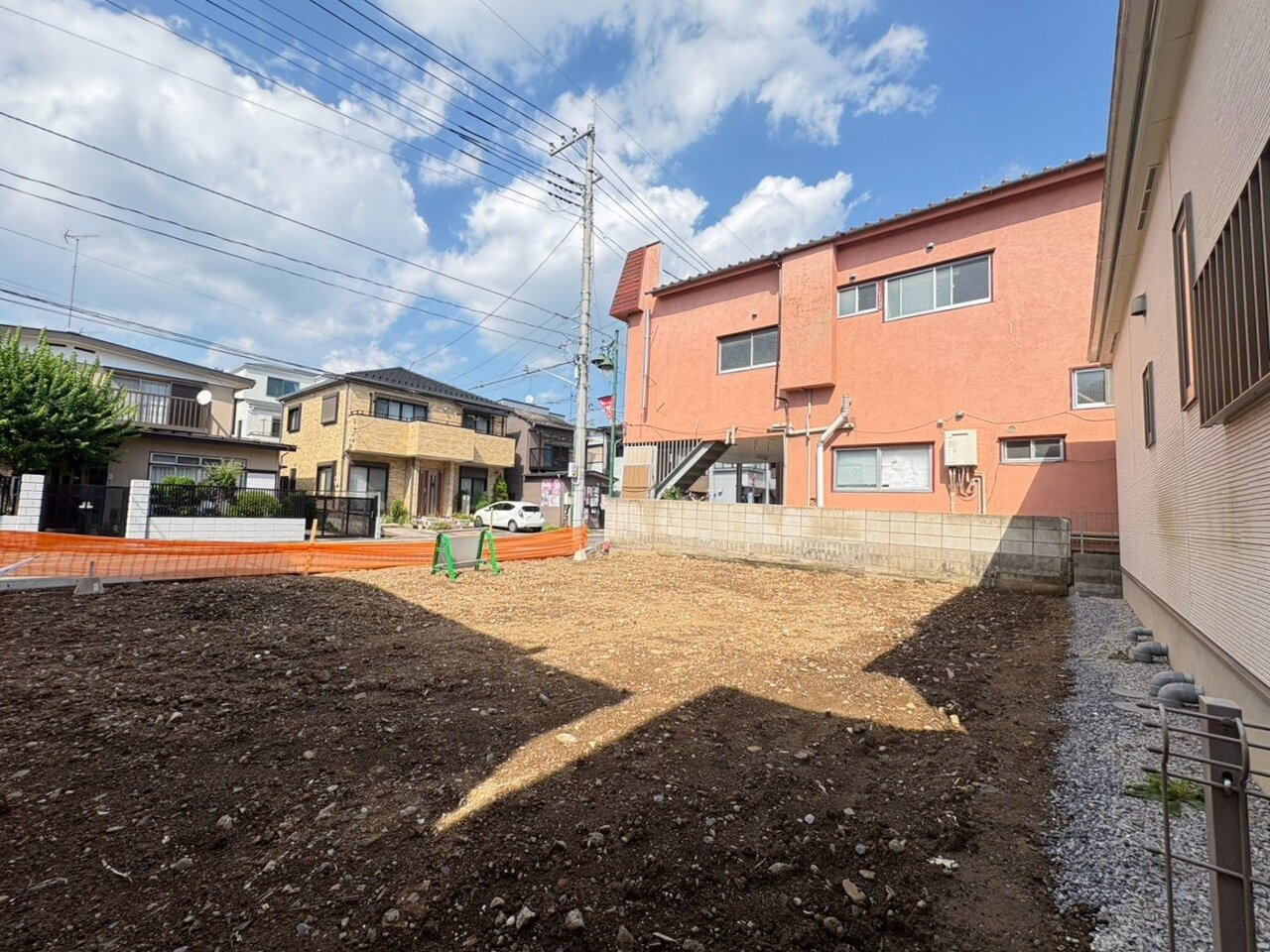 小中学校が近く、お子様の通学も安心です。(令和8年8月撮影)