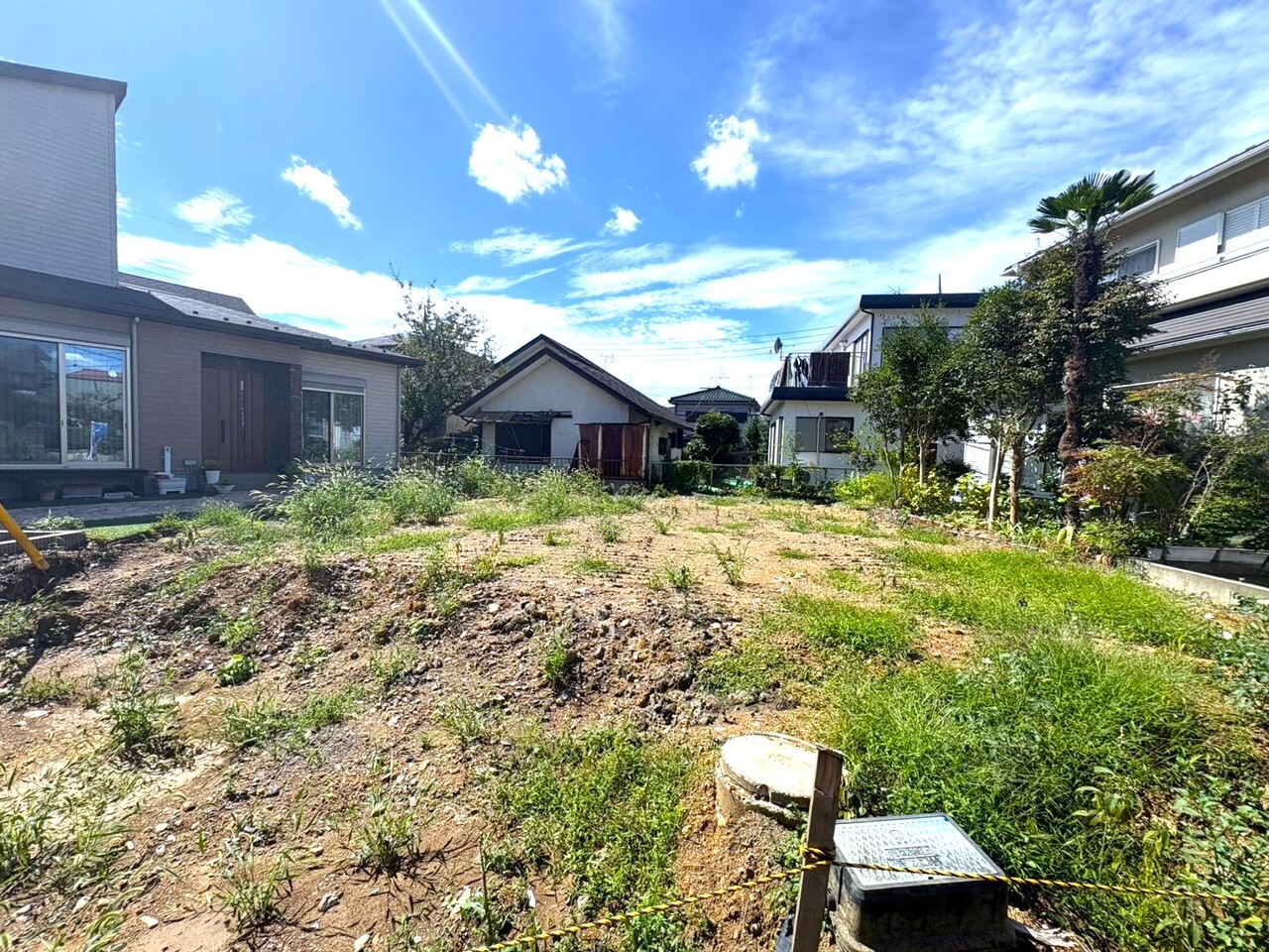 建築条件付きの売地です。参考プランあります。(令和8年9月 撮影)