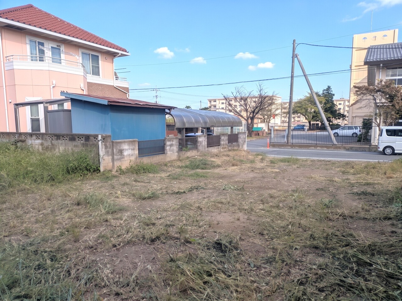 お好きなハウスメーカーで建築可能、建築条件はございません。(令和8年10月撮影)