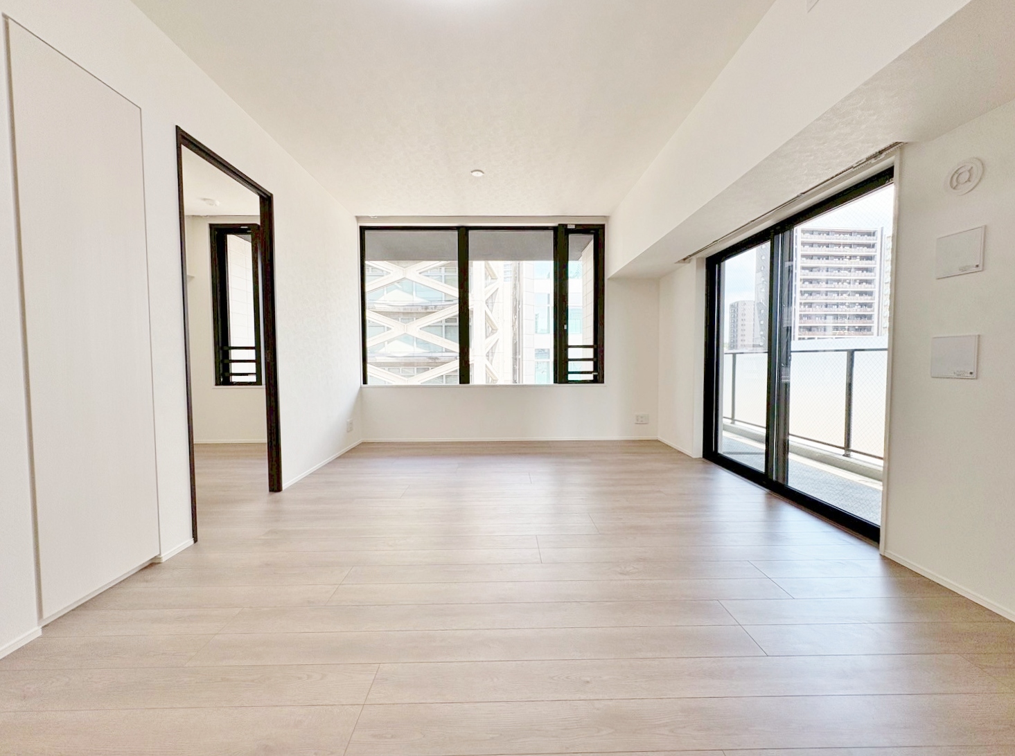 1日中爽やかな自然光が差し込み明るい住まい。