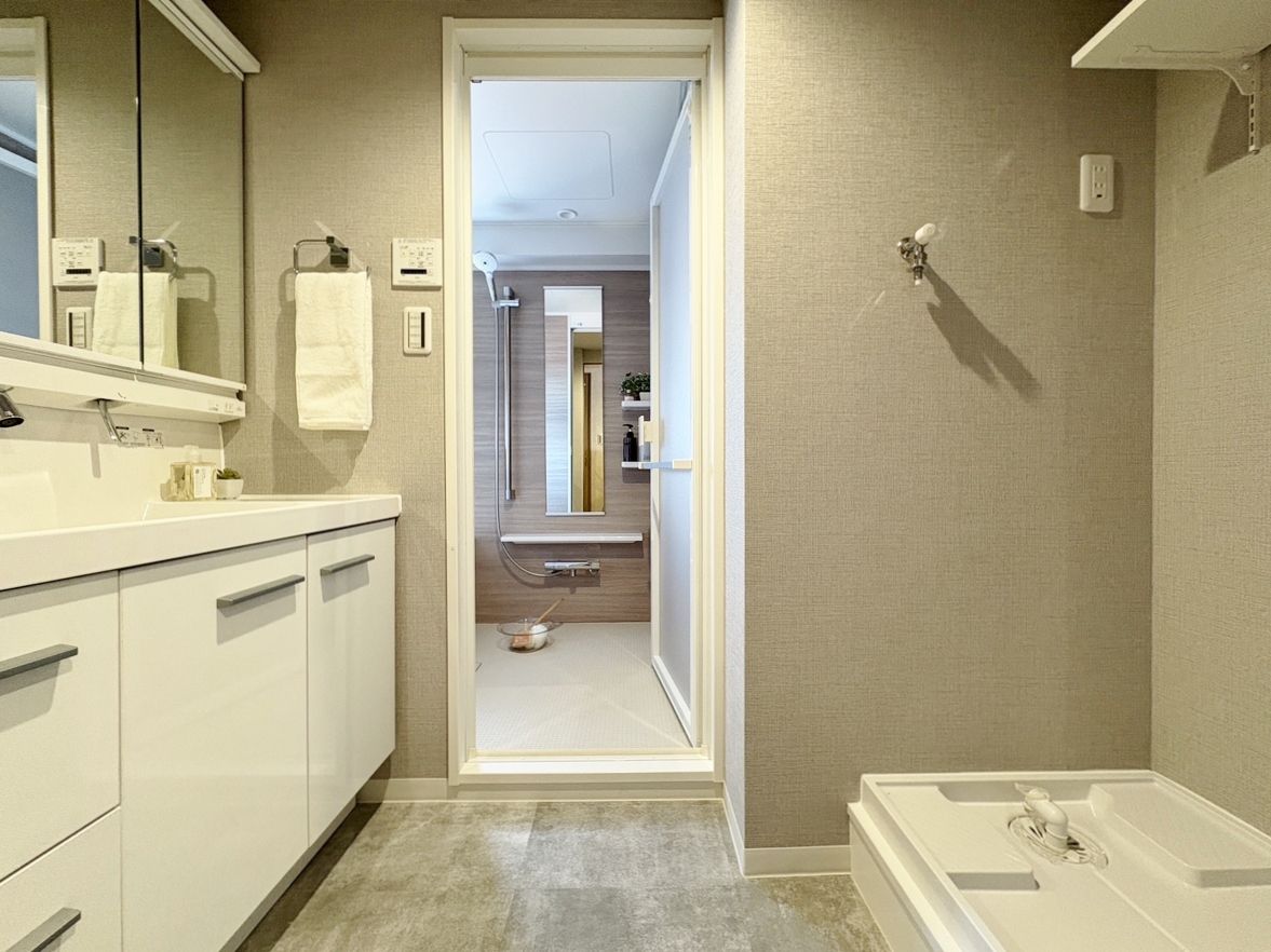 朝の慌ただしい時間でもホテルライクなスペースを感じます。