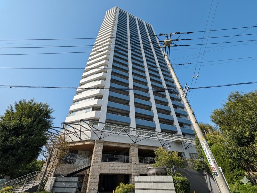 川口元郷駅まで徒歩3分、川口駅まで徒歩12分の立地。