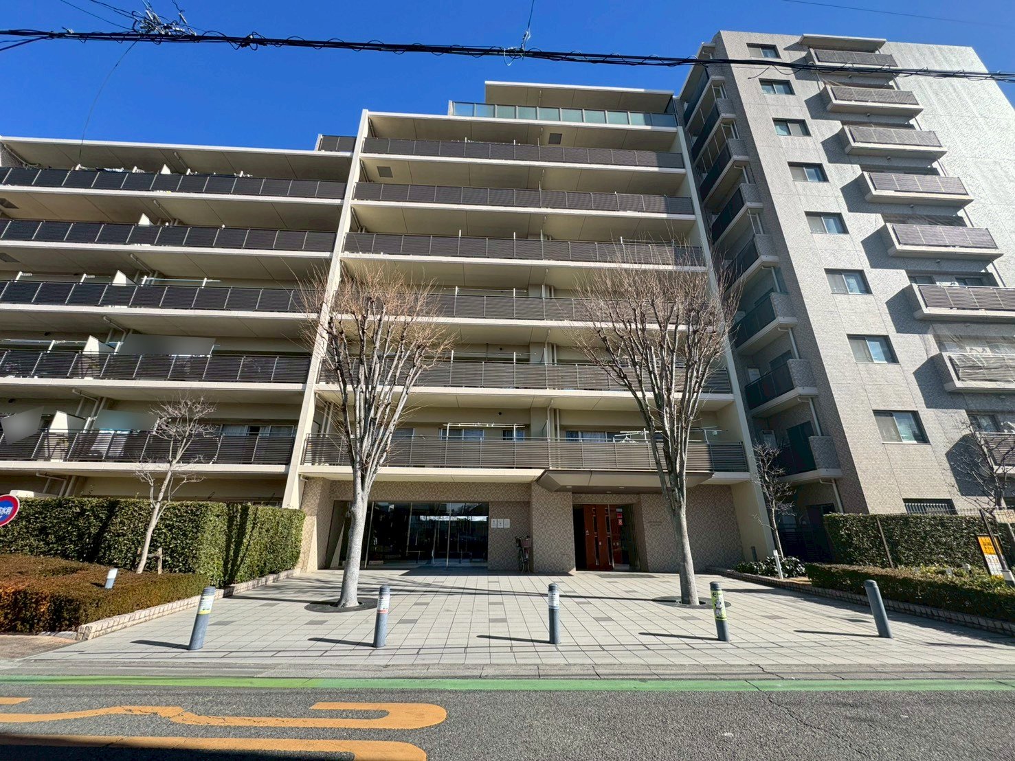 LDK約19.9帖の開放感ある空間。床暖房完備で寒い季節も快適。