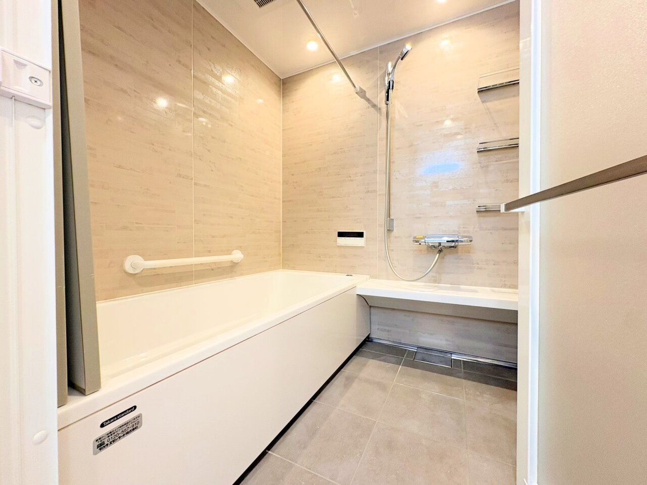 日々のストレスや疲れから心と身体を解放。上質の空間で優雅なバスタイムを。