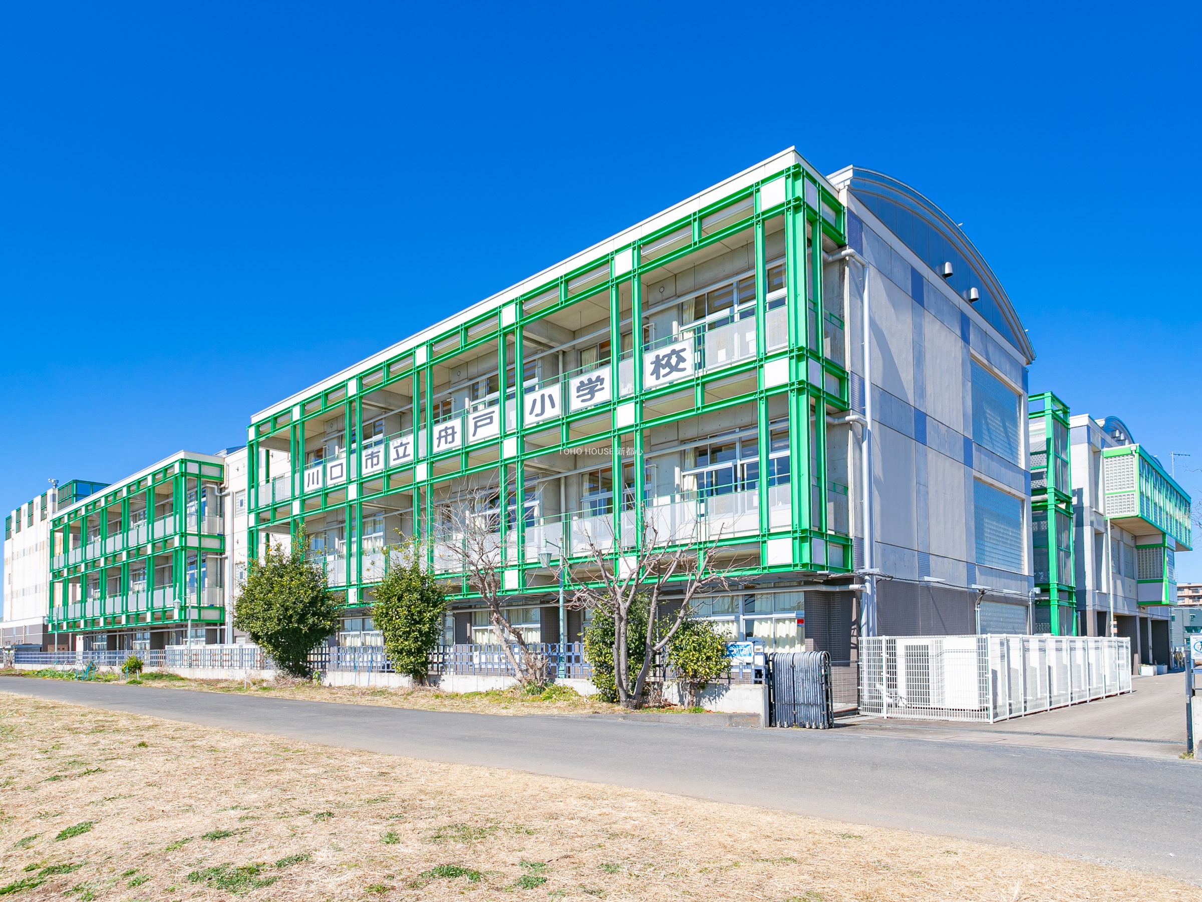 川口市立舟戸小学校まで約1400m