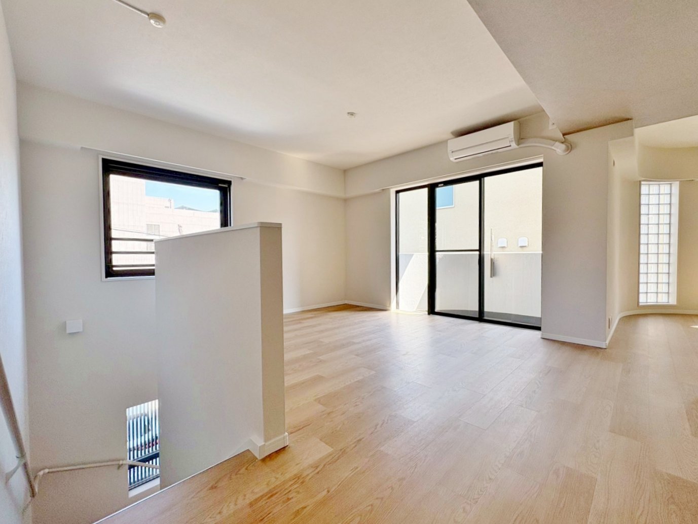 洗練された空気感の中にも落ち着きを感じる贅沢なＬＤＫ。