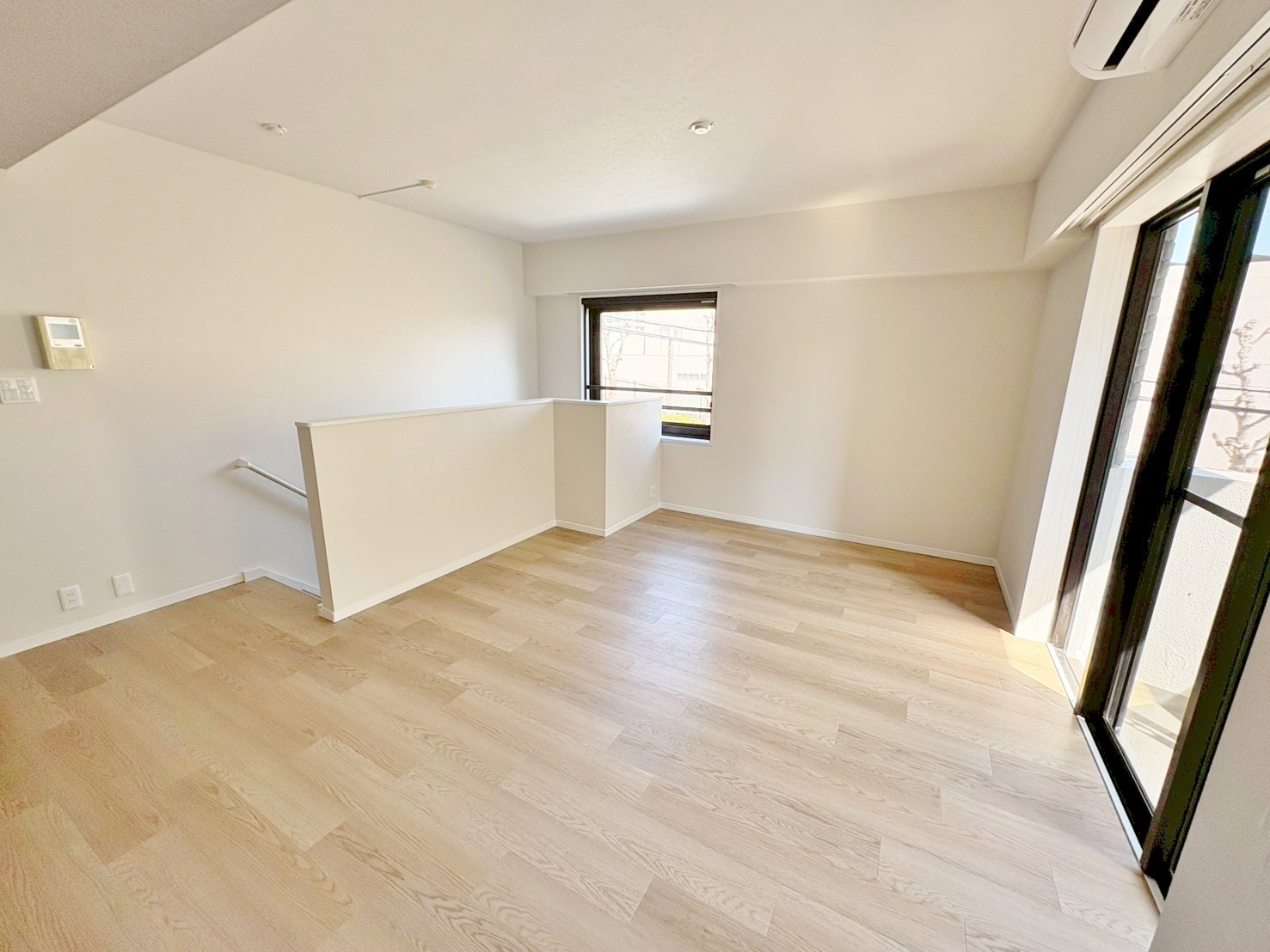 窓から風が通り抜けるような心地よさを感じられます。