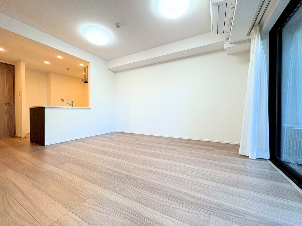 洗練された空気感の中にも落ち着きを感じる贅沢なＬＤＫ。