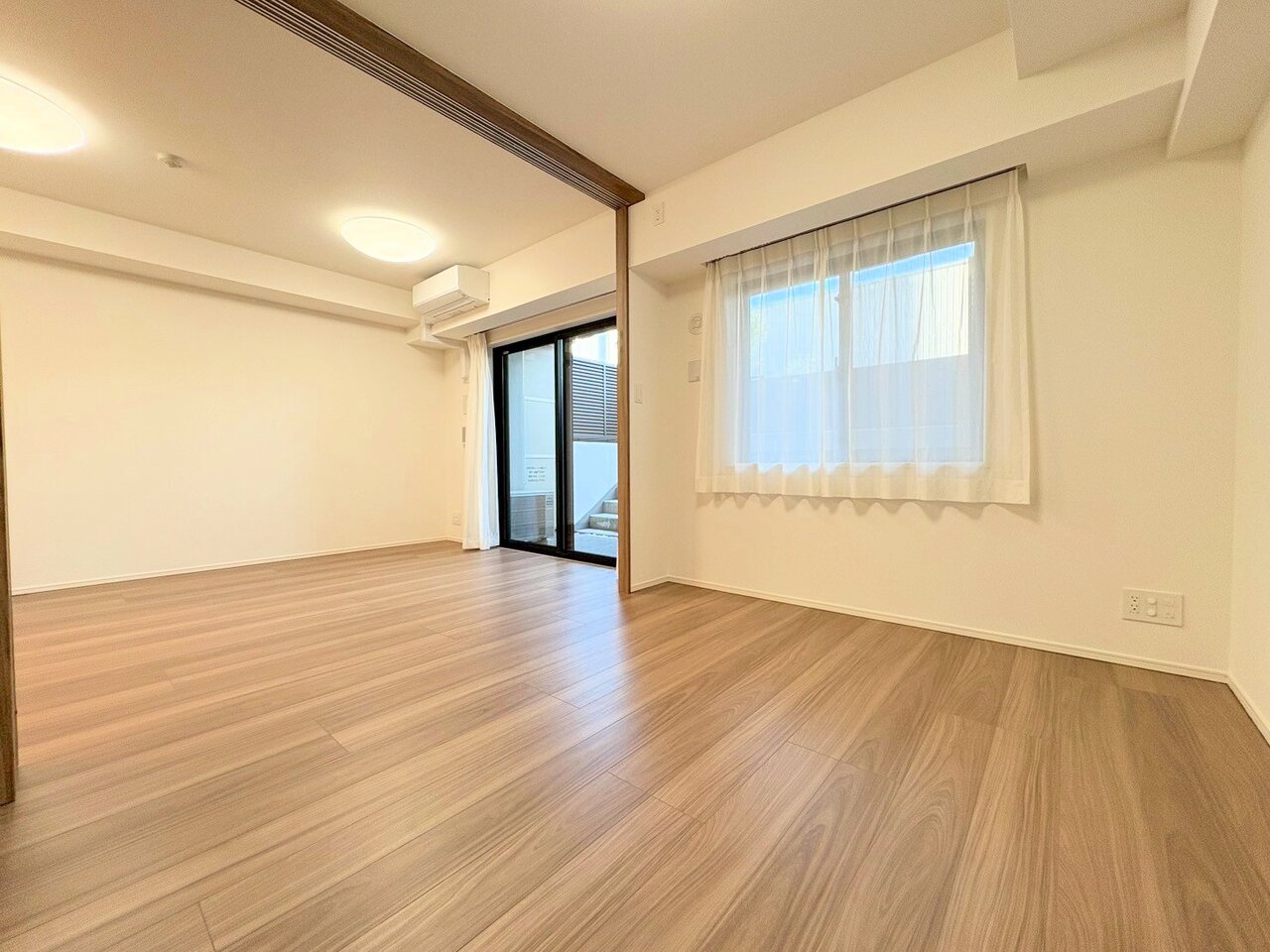 シンプルで品のある続き間居室を備えています。