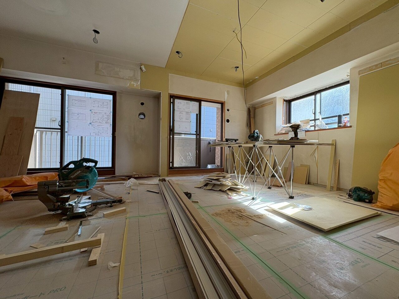 採光・通風を確保した心地良いリビング空間。