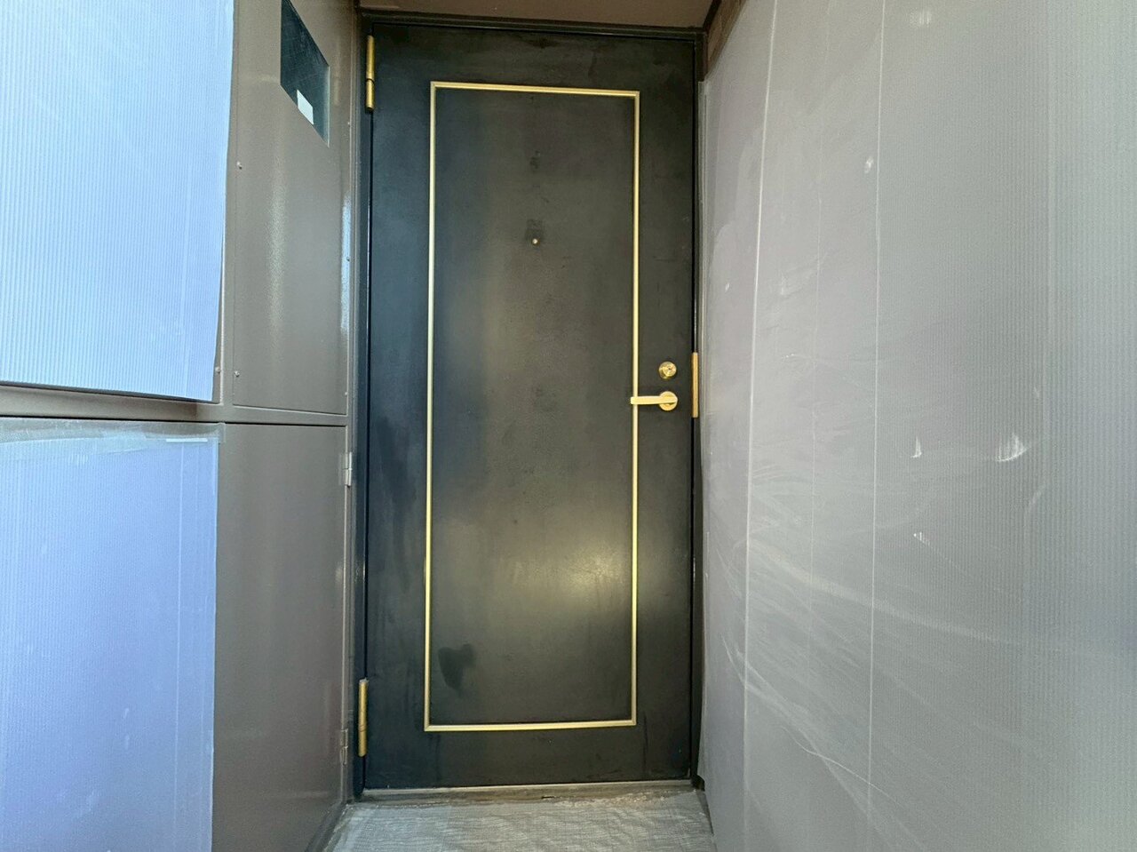 毎日利用する玄関は明るく快適に、そして豪華でありたい。