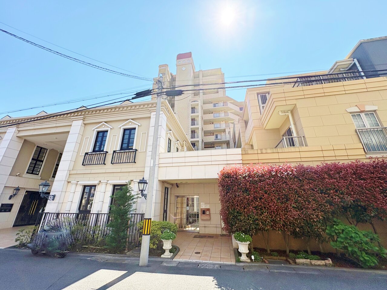 浦和駅徒歩12分の立地。専有面積80平米超の3LDK＋WIC。