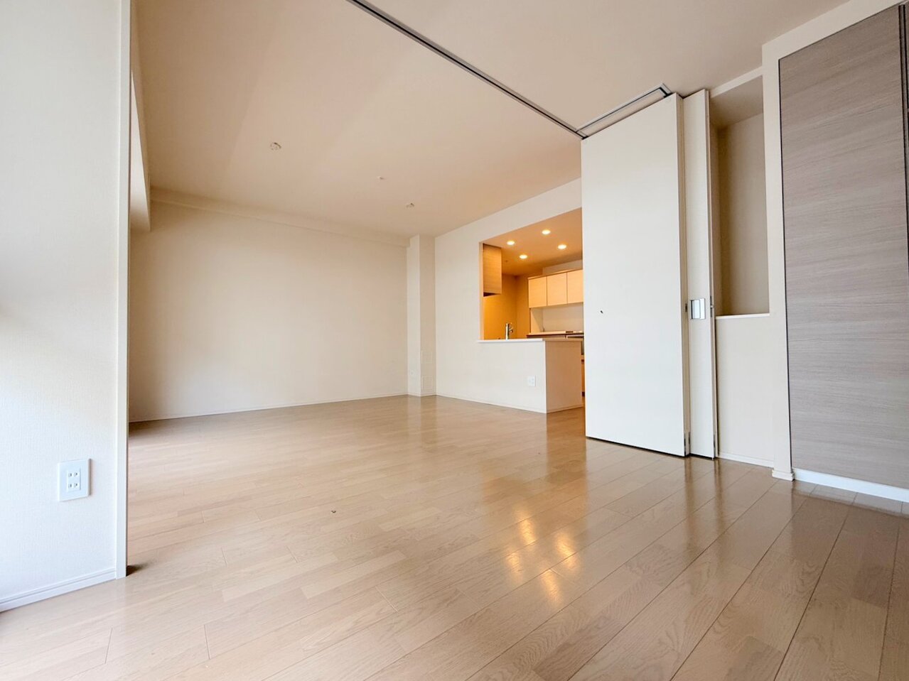 わが家を訪れる誰もが、ここでは声が一段と弾む。