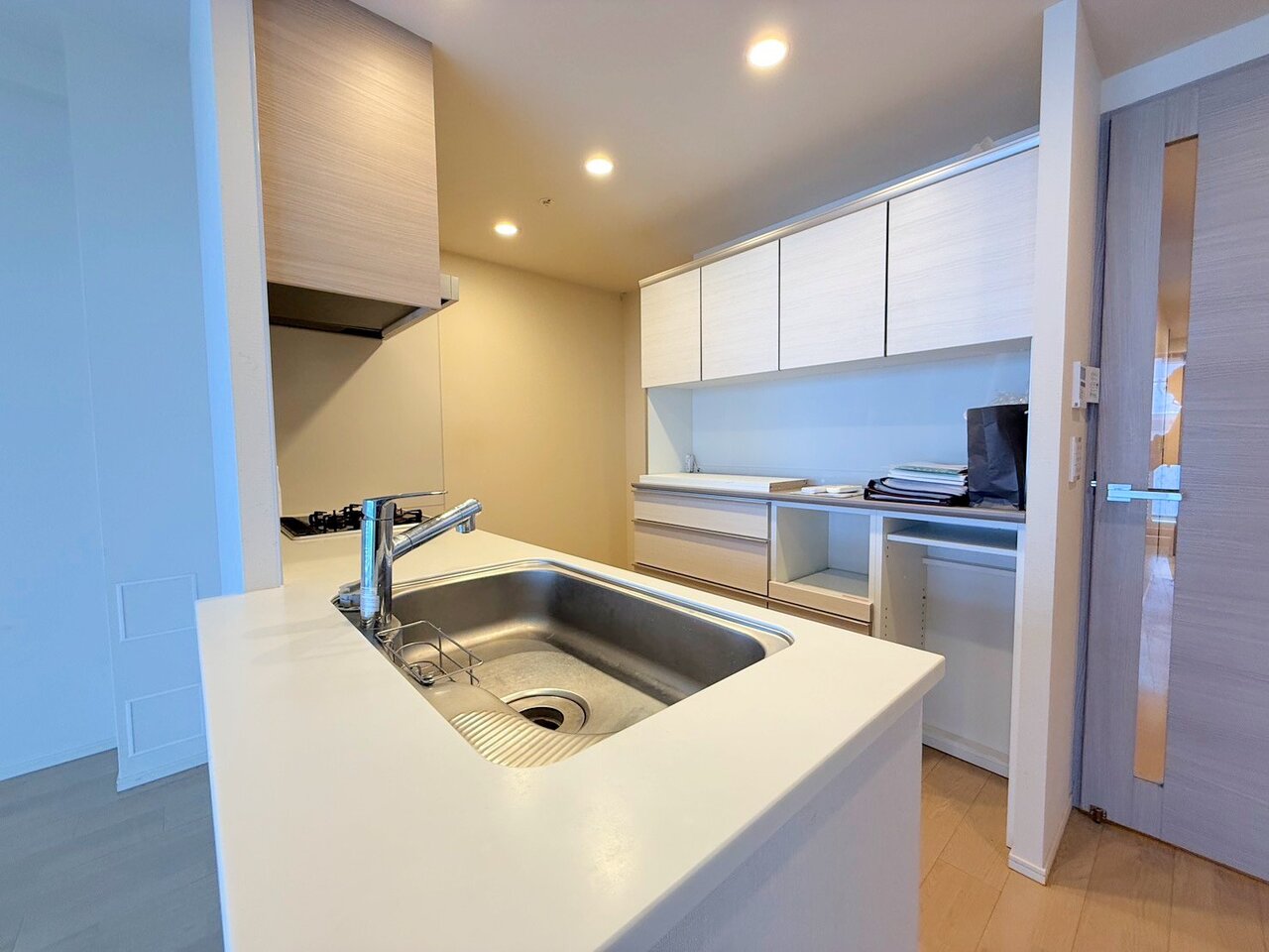 くつろぐ方とお料理をされる方の一体感を重視した設計。