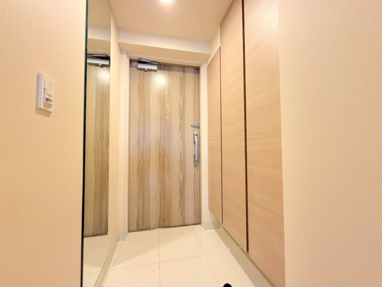 家のシンボルともいえる玄関は訪れる人を魅了します。