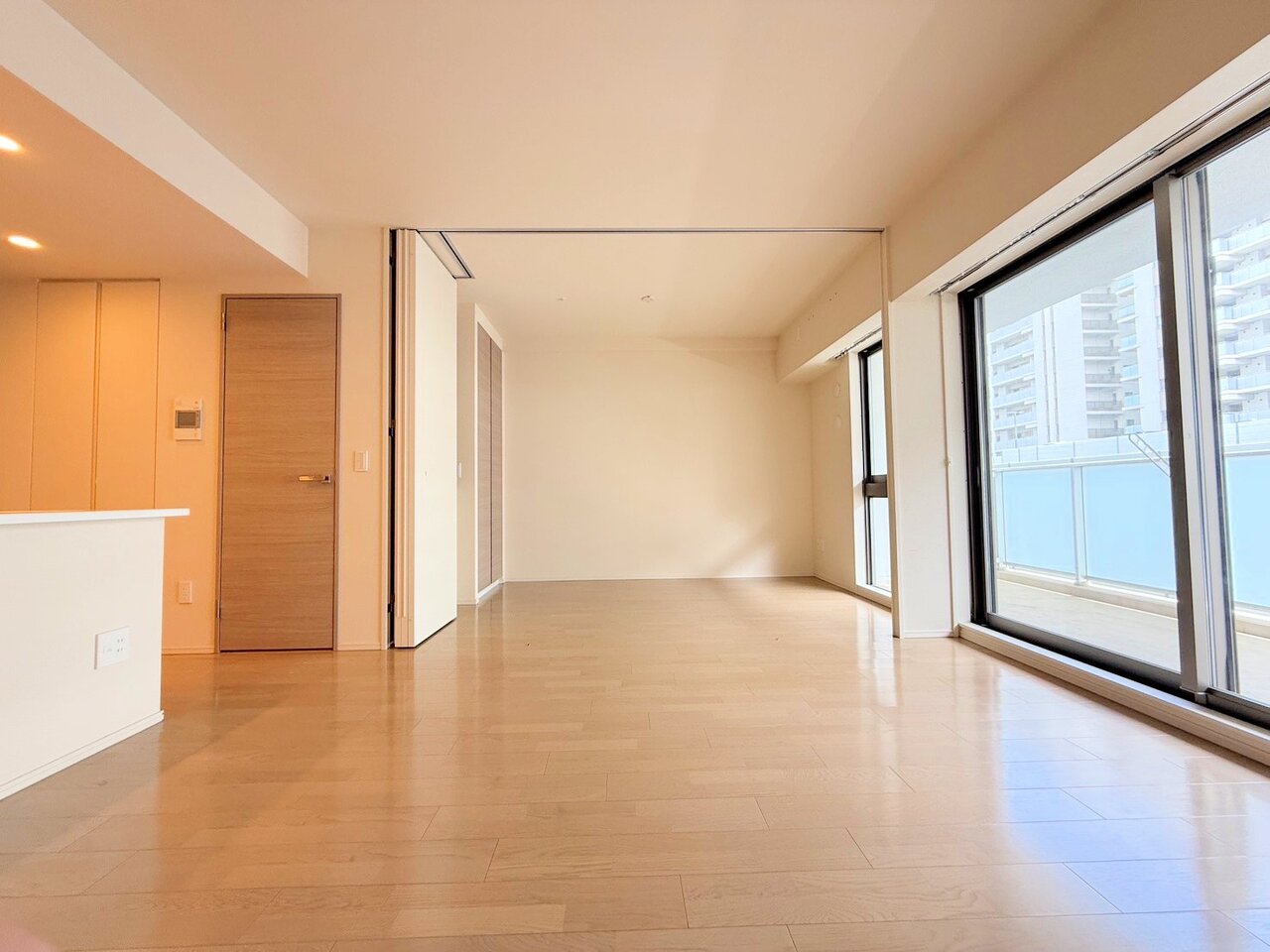 「空間が織り成す一つ先の住み心地」を雰囲気から演出。