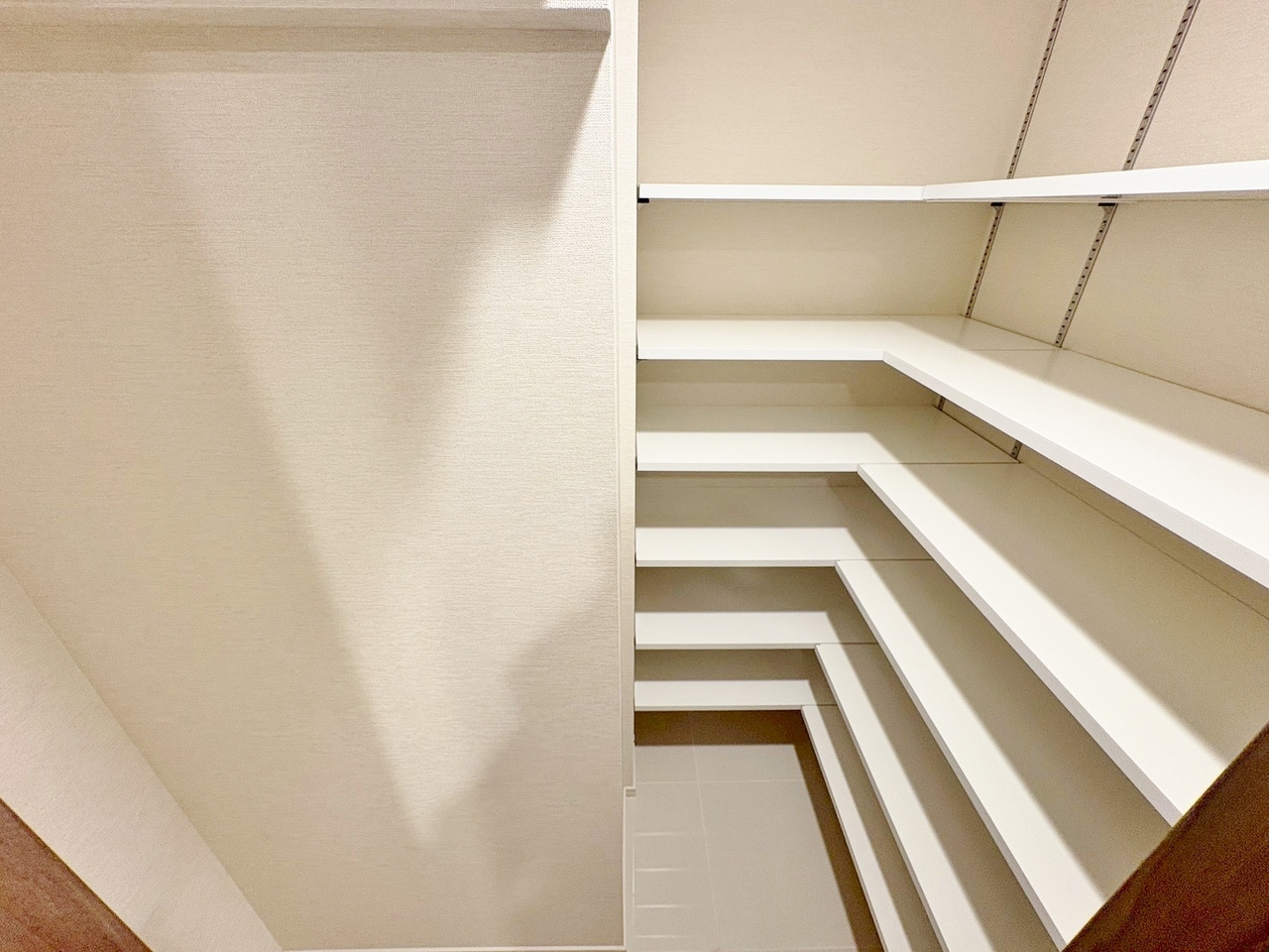 ＳＩＣを備えることで、すっきりとした玄関を実現できます。