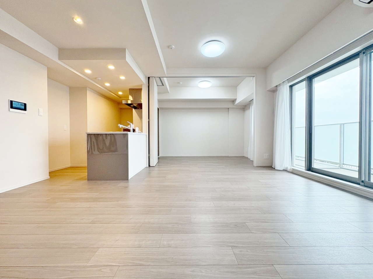 採光良好なこの空間なら、快適に季節の移ろいを感じます。