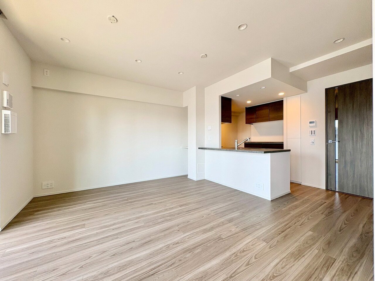 ここにはみんなが集い、食事と楽しい会話が始まる。