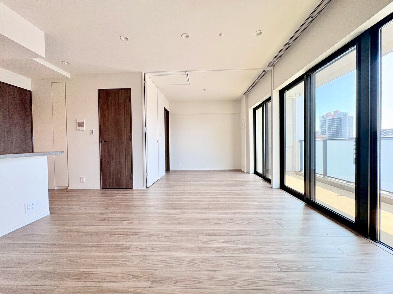 一日中明るい空間での生活は誰もが憧れる生活です。