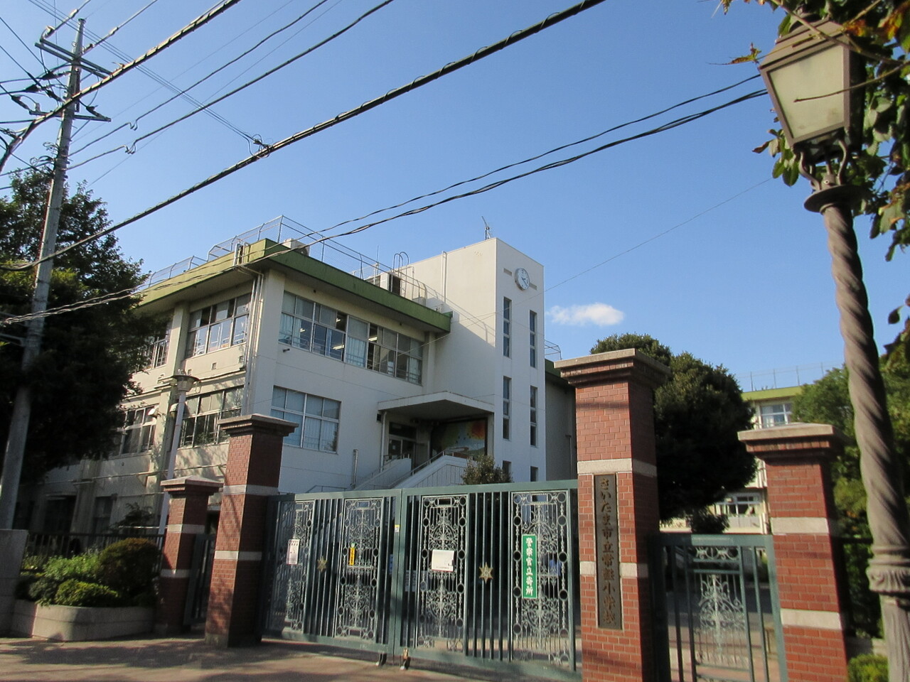 常盤小学校まで約590m