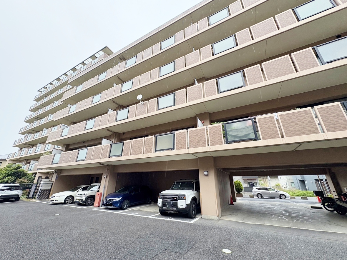 LDK15.7帖＋続き間洋室5.4帖の広々空間。