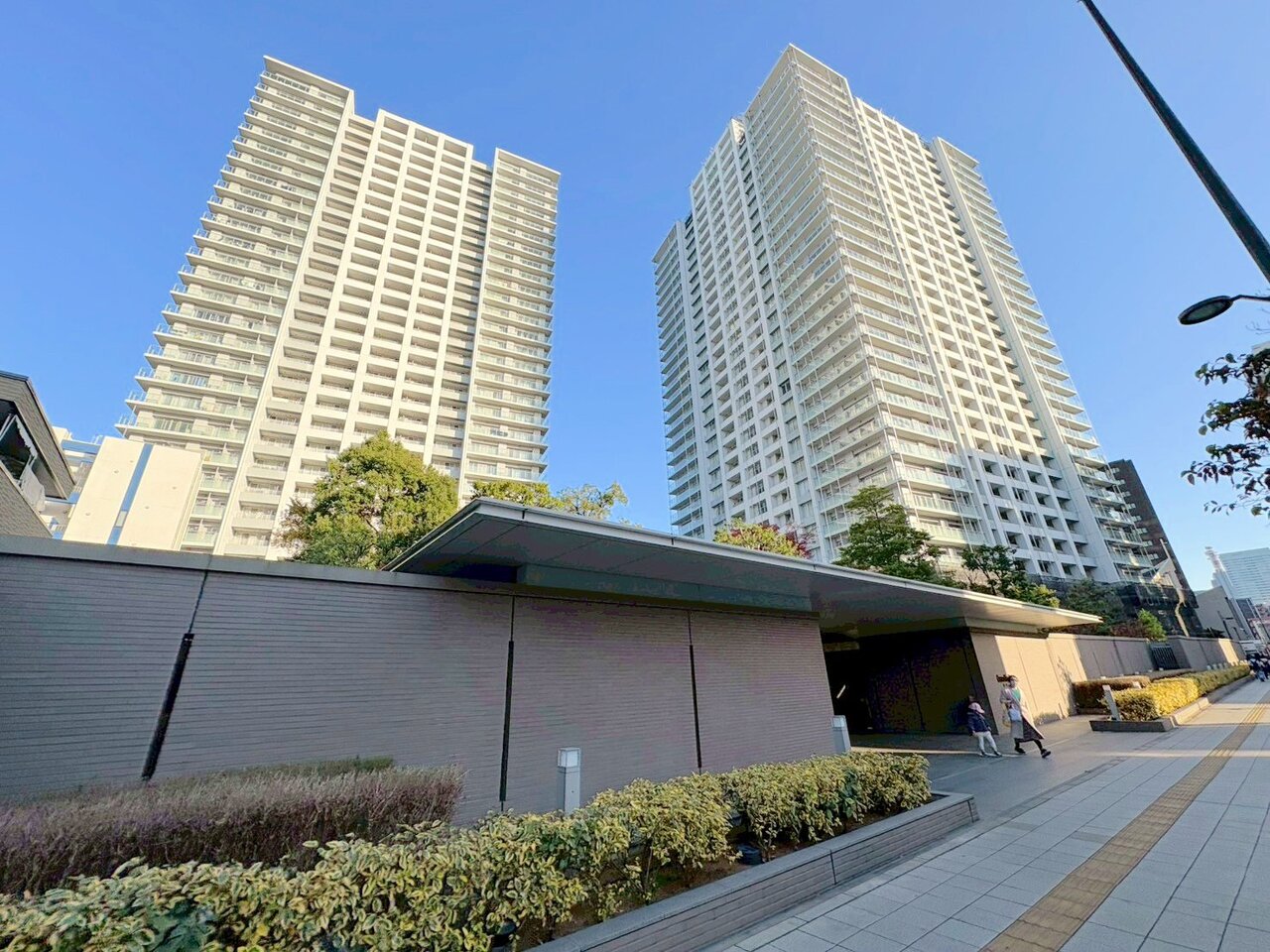 シアタールーム、フィットネスジム、ゲストルーム等のうれしい共用施設付き。