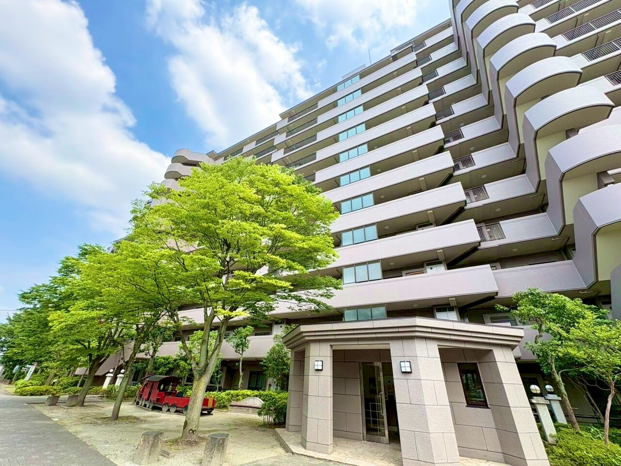 2路線利用可能な立地で通学に便利です。