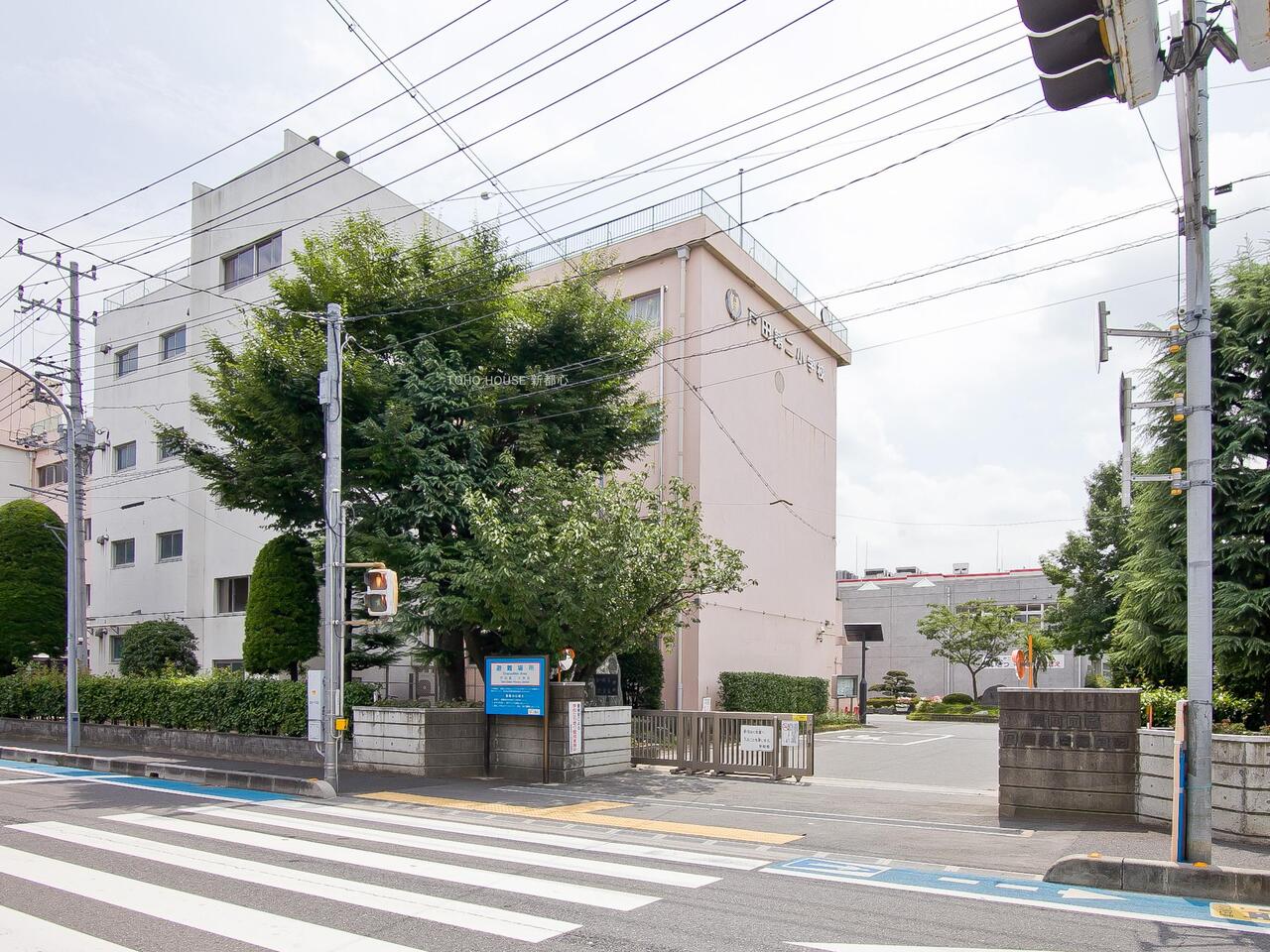 戸田第二小学校まで約450m